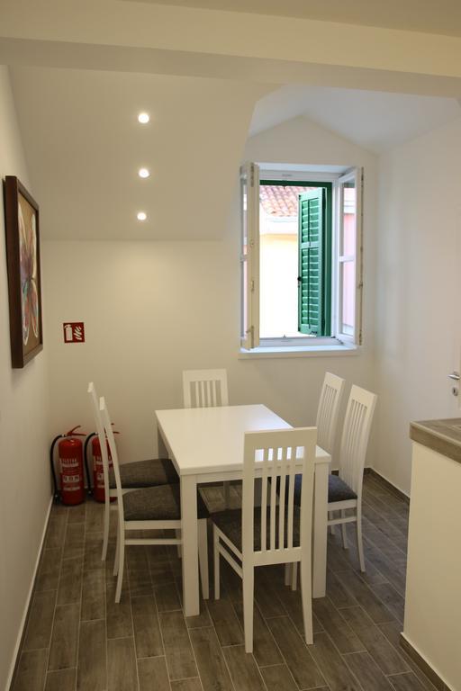 Centar Vodice Apartmani ภายนอก รูปภาพ