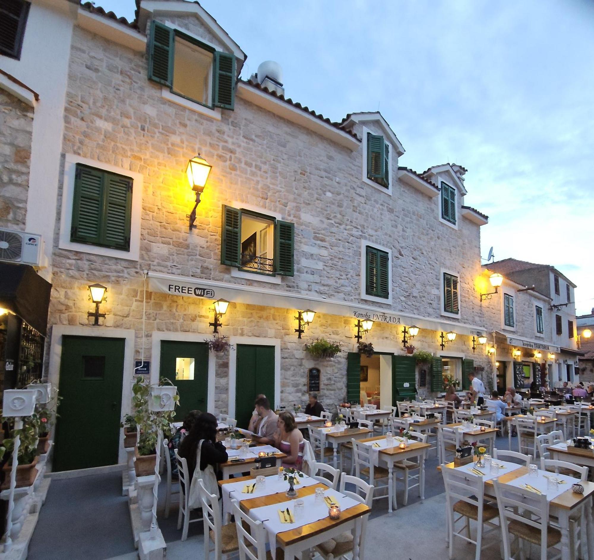 Centar Vodice Apartmani ภายนอก รูปภาพ