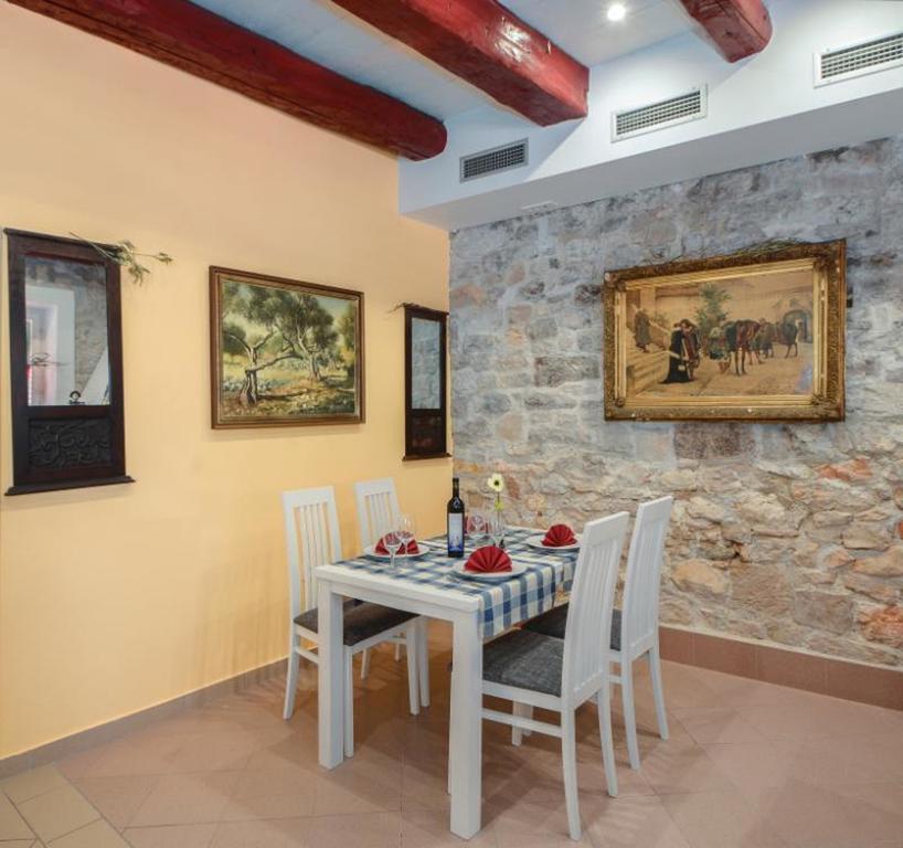 Centar Vodice Apartmani ภายนอก รูปภาพ