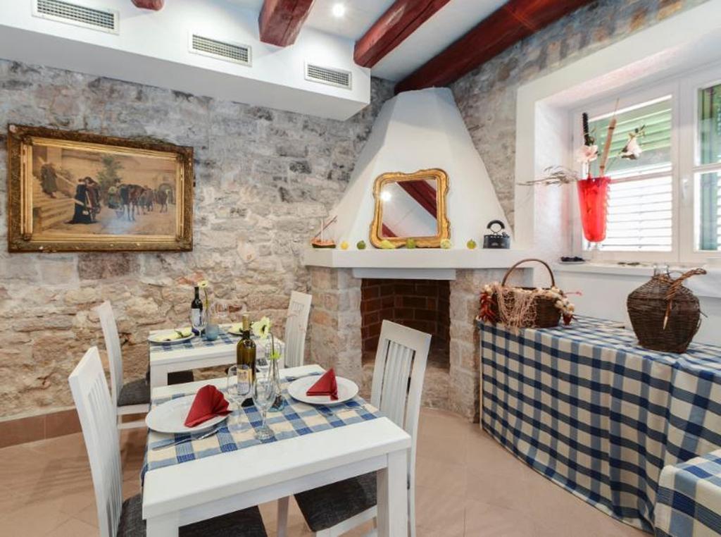 Centar Vodice Apartmani ภายนอก รูปภาพ
