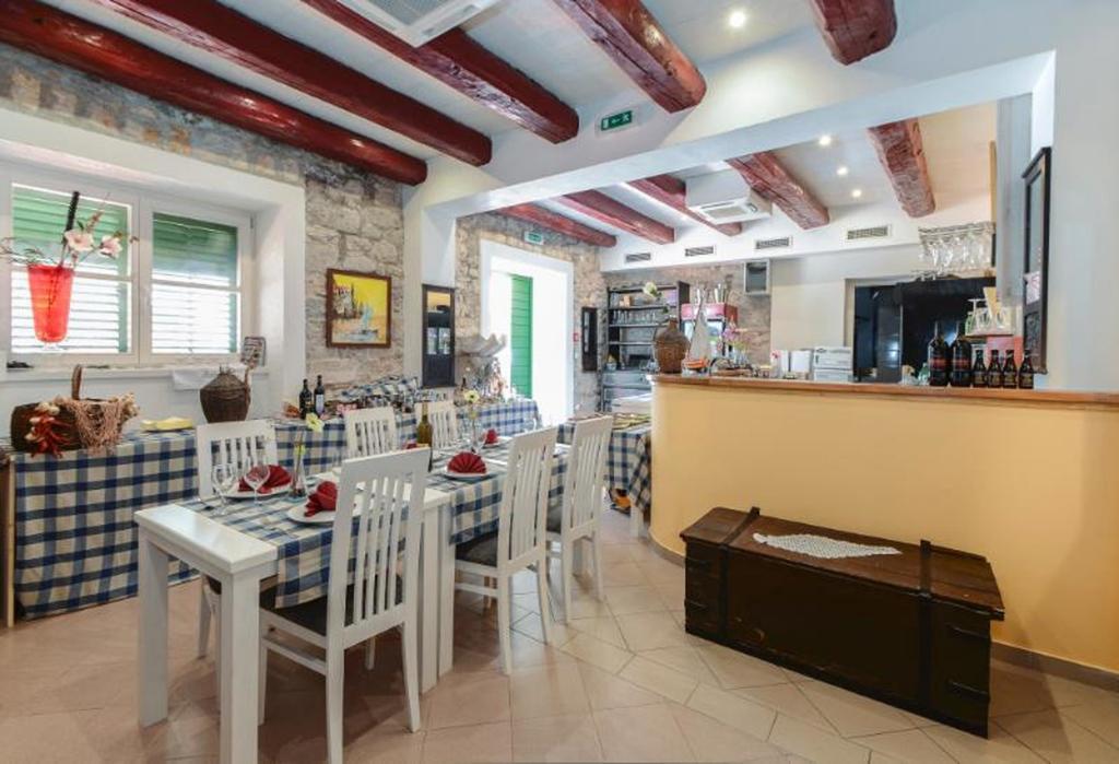 Centar Vodice Apartmani ภายนอก รูปภาพ